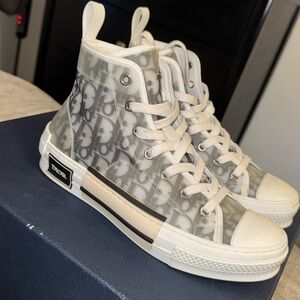 COPY - B23 High top Dior Sneaker. Size 38. Retail Value $1200.